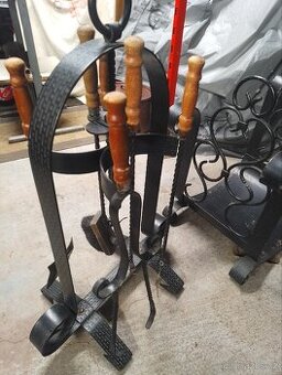 Nabízím ke krbu nebo na chalupu