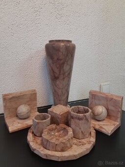Souprava-Tuhárský mramor,v počtu 8kusů,velmi dobrý stav