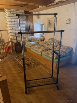 Stojan/Věšák na ručníky