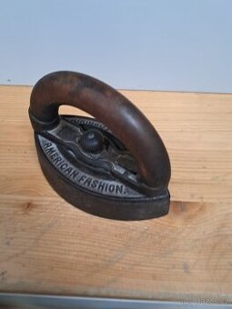 Stará žehlička 19/20stoleti