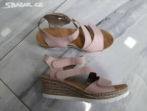 Letní růžové sandály Rieker 39