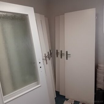 Interiérové bílé dveře plné i sklo