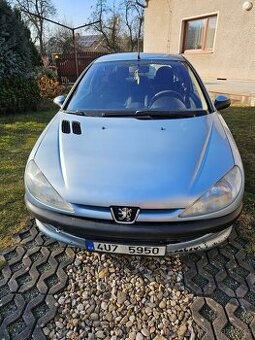 Peugeot 206 1,4 benzín