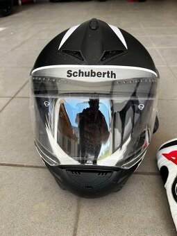 Schuberth silniční helma 58/59, Dainese rukavice 9,5/Xl