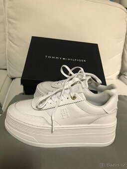 Botasky, kecky bílé Tommy Hilfiger,vel. 36 - 1