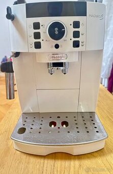 Kávovar DeLonghi Magnifica S