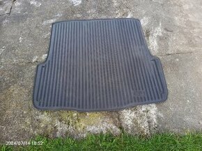 prodám gumovou vanu do škody octavie