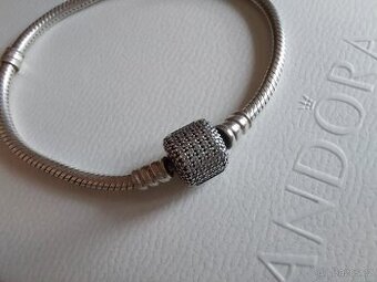 Náramek Pandora