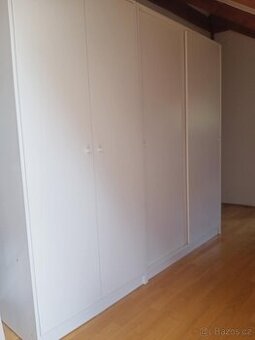 Prodám dvě šatní skříně IKEA