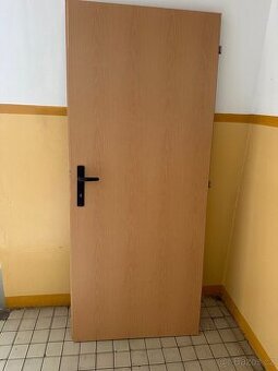 Dveře 80 zdarma