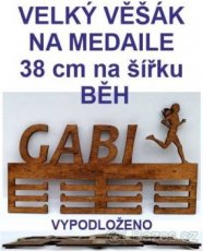 Velký věšák na medaile Běh 38 cm na šíři