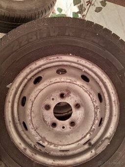 Pneu 225/70 R 15 C - 1