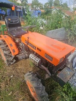 Prodám malotraktor Kubota s příslušenstvím.
