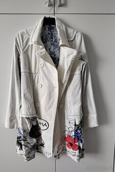 Dámský stylový krémový kabát Desigual, vel. 38