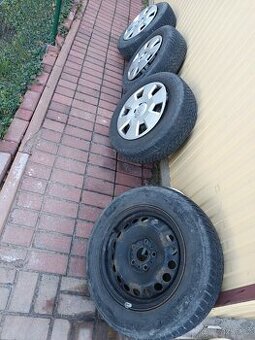 Sada kol Octavia III, 195/65 R15 s kryty