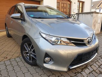 TOYOTA AURIS kombi 1,6i 97KW KAMERA 8xKOLA - 1