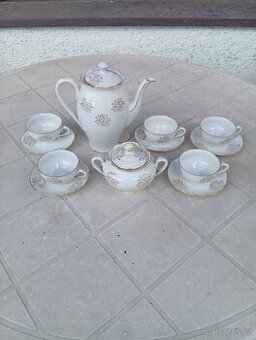 Prodám nepoužívanou čajovou soupravu.