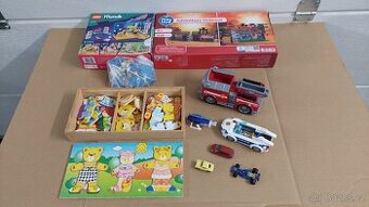 Dřevěná stavebnice + autíčka
