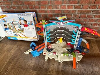 Hot Wheels mega garáž
