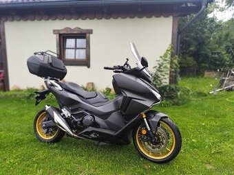 HONDA FORZA 750 SPECIÁL EDICIONE