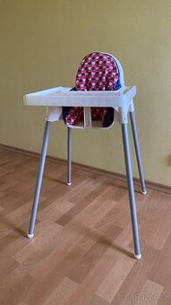Dětská židlička s polštářem a stolkem IKEA ANTILOP