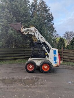 Bobcat 743 smykovy nakladač - 1