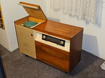 stará hudební skříň Supraphon LE650 z r. 1962