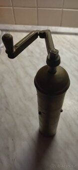 Kávový mlýnekve velmi dobrém stavu