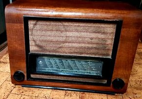 Retro radio