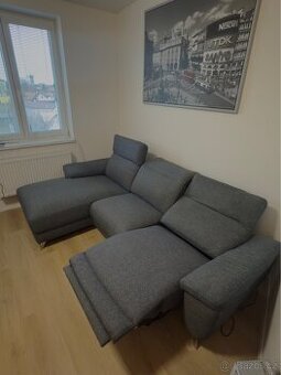 Sedací souprava ( elektricky ovladatelná podpěra pod nohy )