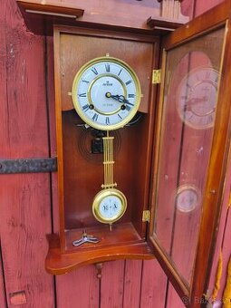 Hodiny Pentlovky kyvadlové