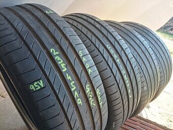 Letní pneu 4kusy 235/45/19 vzorek 90% CONTINENTAL - dobírka