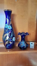 Vázy z modrého skla