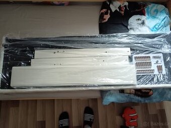 Polstrování postele s led osvětlením