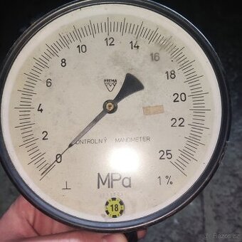 Manometr,budik na lokomotivu