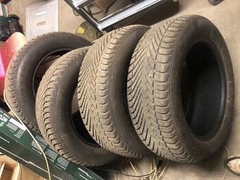 Zimní pneu 215/60 r17 Pirelli