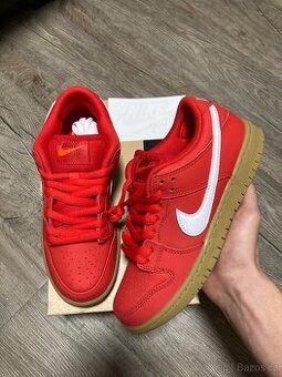 Nike SB Dunk Low Pro University Red