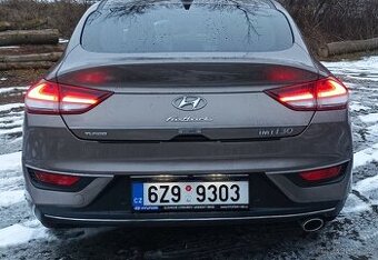 Prodám Hyundai i30 Fastback 1,6 CRDi MHEV v záruce