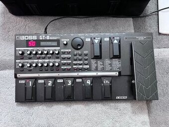 BOSS GT-8 (ROLAND)
