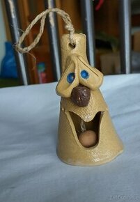 Keramický zvoneček "Nosím lásku"