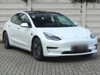Tesla Model 3 0,0 239kW Standard Range Plus ČR 1.maj  RWD A/