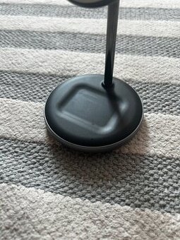 Bezdrátová nabíječka na iphone a airpods