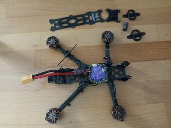 4 " nedostavěný dron+ vysílač