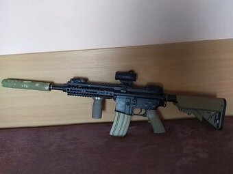 Airsoft puška M4
