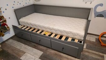 Rozkládací sedačka Ikea s matrací Jysk Gold