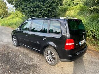 VW Touran 2.0 TDI DSG 7-míst 2004