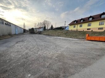 Pronájem plochy, parkovacího stání cca 1000m2