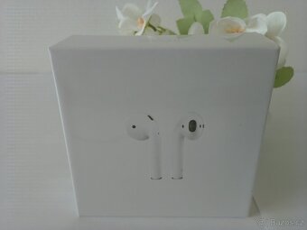 Apple AirPods sluchátka s pouzdrem (2. generace)