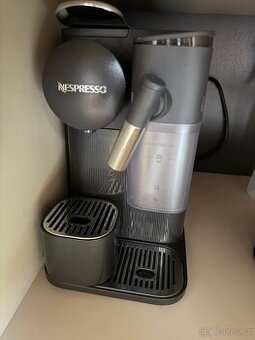 Kávovar nespresso delonghi