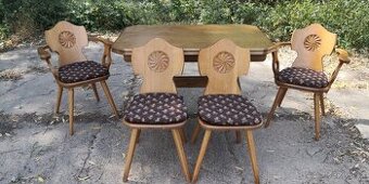 Masivní rozkl.stůl+4 židle